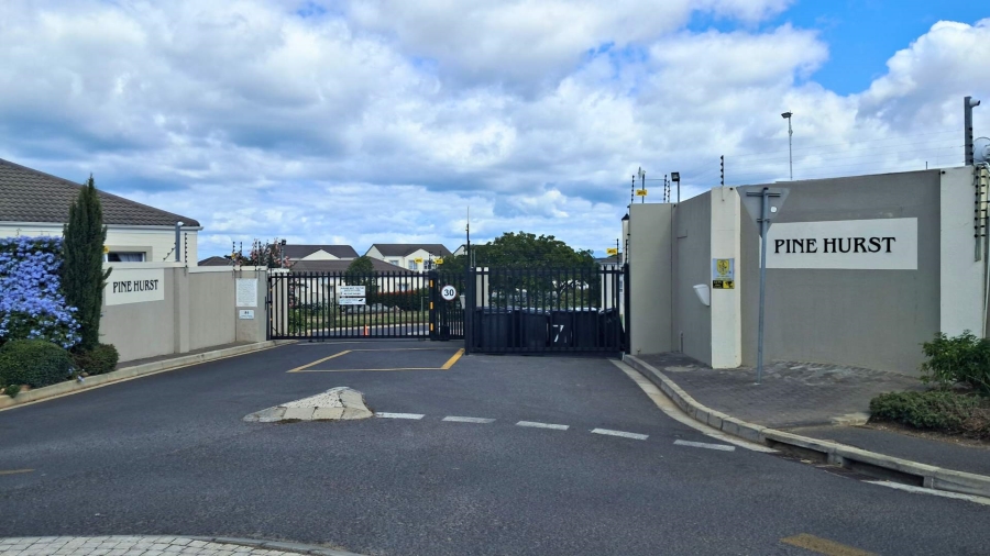 To Let 2 Bedroom Property for Rent in Somerset West Western Cape